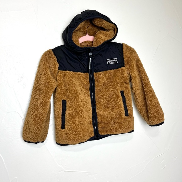Other - 🌟 2/$15 Boys Fuzzy Brown Fleece Jacket